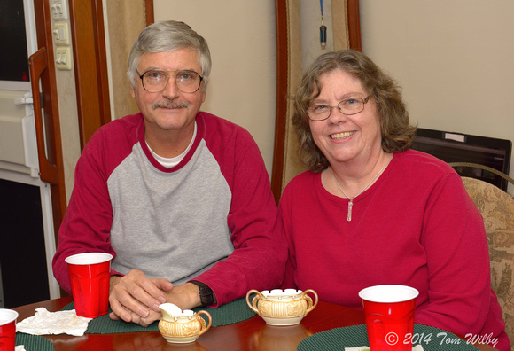 Howard & Linda Richardson joined us for dinner one night. The evening's topic wsa, of course, pottery collections.